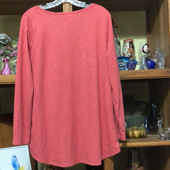LulaRoe Ladies Top - Picture 2 of 9